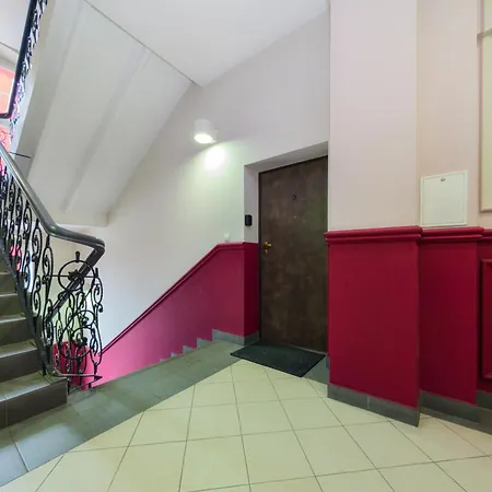 Glowny Comfort By Bookinghost