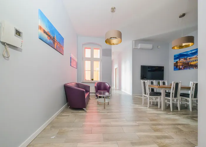 Glowny Comfort By Bookinghost Apartman