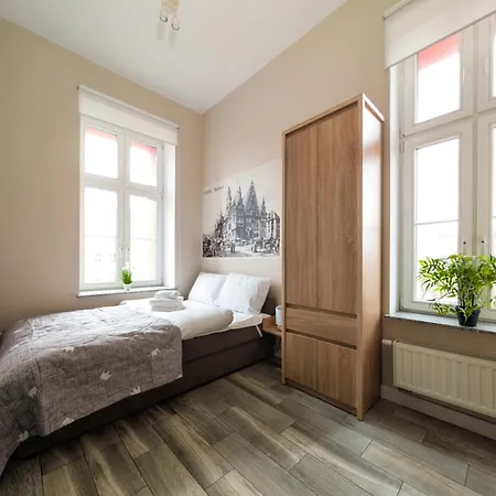 Glowny Comfort By Bookinghost