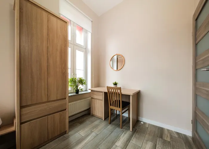 Glowny Comfort By Bookinghost *